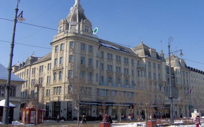 First National Bank Debrecen