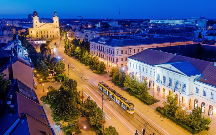 A Piac utca és a Kossuth tér